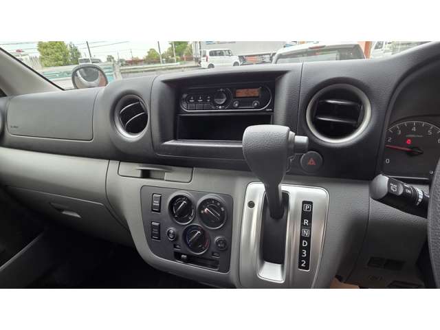 日産 ＮＶ３５０キャラバン　ワゴン ２．５ ＤＸ ロングボディ 低床 H29年 (関東) 99