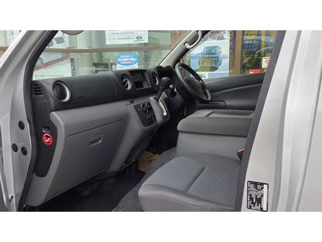 日産 ＮＶ３５０キャラバン　ワゴン ２．５ ＤＸ ロングボディ 低床 H29年 (関東) 99