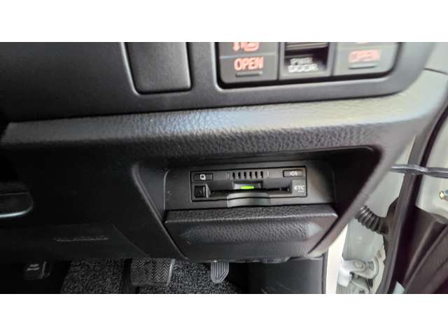 トヨタ ヴォクシー ２．０ ＺＳ 煌ＩＩ R2年 (関東) 99