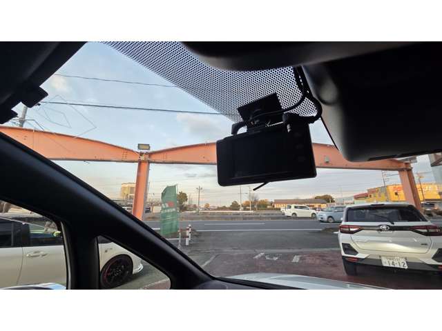 トヨタ ヴォクシー ２．０ ＺＳ 煌ＩＩ R2年 (関東) 99