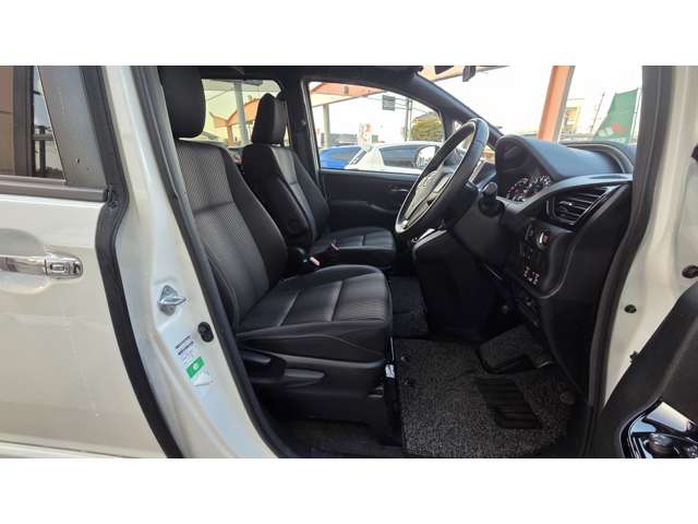 トヨタ ヴォクシー ２．０ ＺＳ 煌ＩＩ R2年 (関東) 99