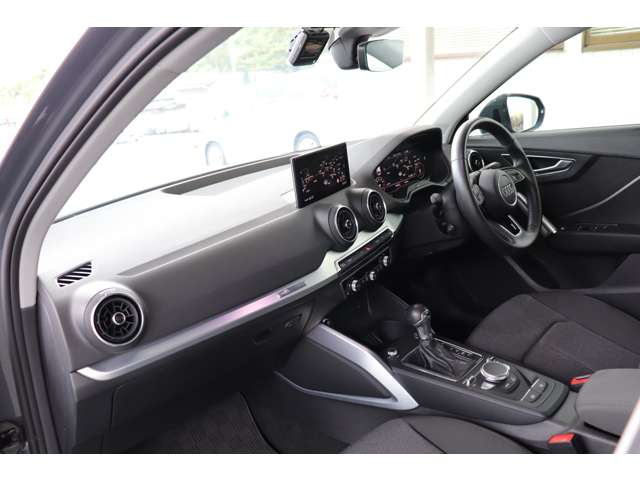 アウディ Ｑ２ １．０　ＴＦＳＩ H29年 (九州・沖縄) 99