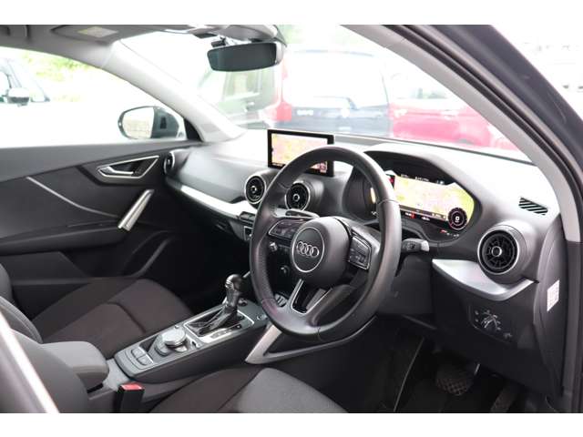 アウディ Ｑ２ １．０　ＴＦＳＩ H29年 (九州・沖縄) 99
