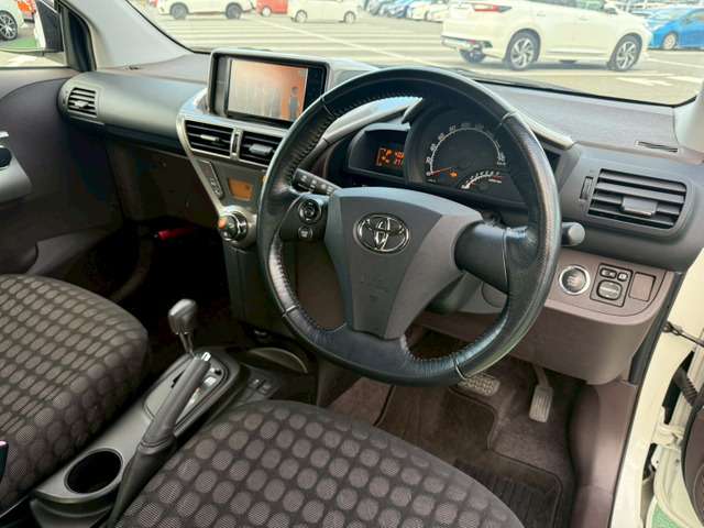 トヨタ ｉＱ １．０ １００Ｇ H21年 (近畿) 99