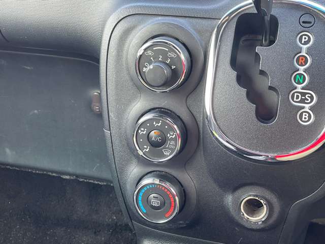 トヨタ スペイド １．５ Ｆ クイーン H28年 (近畿) 99