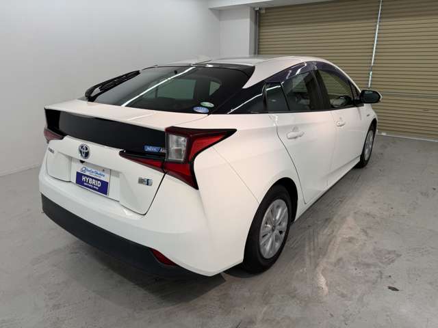 トヨタ プリウス １．８ Ｓ R1年 (近畿) 99
