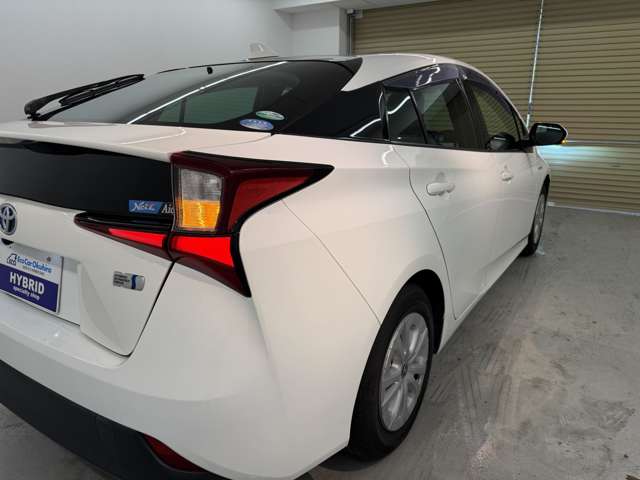 トヨタ プリウス １．８ Ｓ R1年 (近畿) 99
