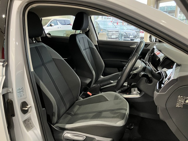 フォルクスワーゲン ポロ ＴＳＩ　ハイライン R1年 (近畿) 99