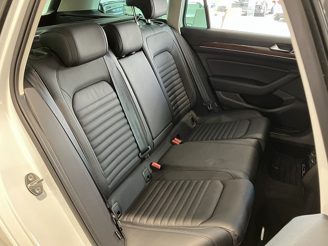 フォルクスワーゲン パサートヴァリアント ＴＤＩ ハイライン ディーゼルターボ R2年 (近畿) 99