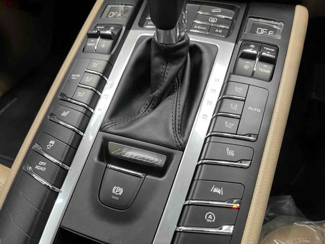 ポルシェ マカン ＰＤＫ ４ＷＤ R1年 (近畿) 99