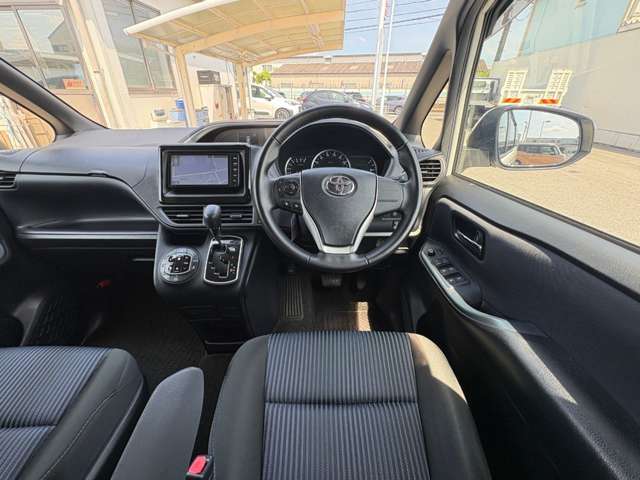 トヨタ ヴォクシー ２．０ ＺＳ 煌 H27年 (近畿) 99