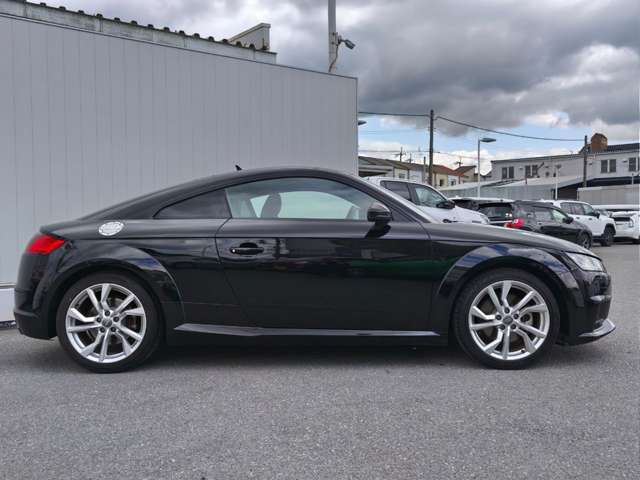 アウディ ＴＴ クーペ　４０　ＴＦＳＩ R1年 (近畿) 99