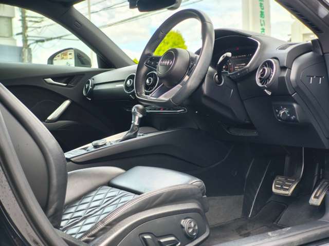 アウディ ＴＴ クーペ　４０　ＴＦＳＩ R1年 (近畿) 99