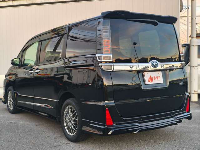 トヨタ ヴォクシー １．８ ハイブリッド ＺＳ 煌ＩＩＩ R3年 (近畿) 99