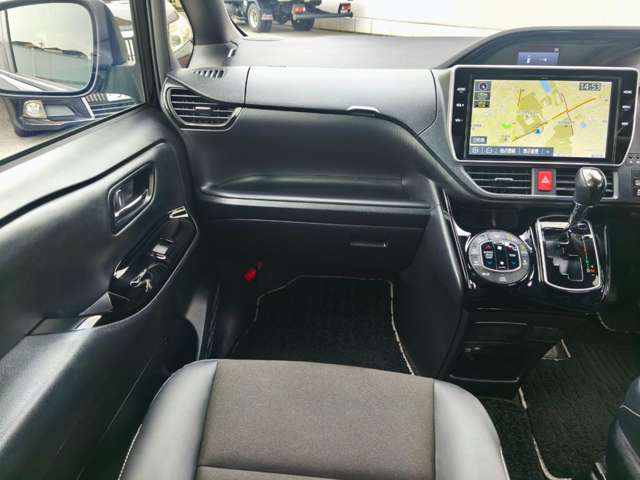 トヨタ ノア ２．０ ＳＩ ＷＸＢＩＩＩ R2年 (近畿) 99