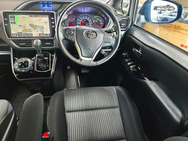 トヨタ ヴォクシー ２．０ ＺＳ 煌ＩＩ ４ＷＤ R2年 (近畿) 99
