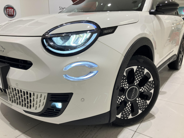 フィアット ６００ハイブリッド ラ プリマ R7年 (近畿) 99