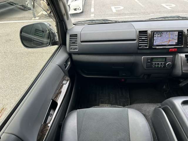 トヨタ ハイエースバン ２．８ スーパーＧＬ ダークプライム ロングボディ ディーゼルターボ ４ＷＤ H30年 (近畿) 99