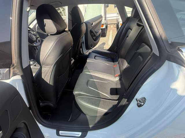 アウディ Ａ５　スポーツバック ２．０ ＴＦＳＩ クワトロ ４ＷＤ H24年 (中国) 99