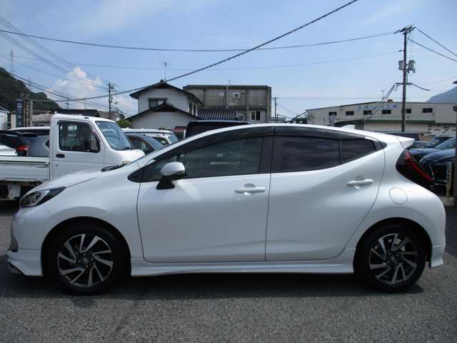 トヨタ アクア １．５ Ｚ R3年 (中国) 99