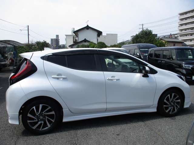 トヨタ アクア １．５ Ｚ R3年 (中国) 99
