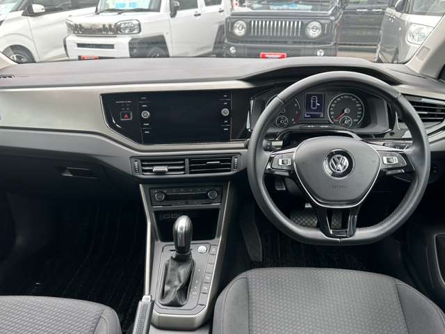 フォルクスワーゲン ポロ ＴＳＩ　コンフォートライン　リミテッド R2年 (中国) 99