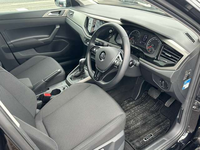 フォルクスワーゲン ポロ ＴＳＩ　コンフォートライン　リミテッド R2年 (中国) 99