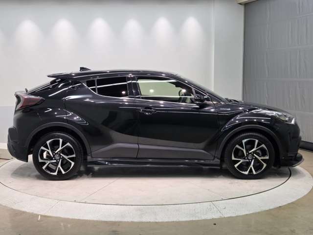 トヨタ Ｃ−ＨＲ ハイブリッド １．８ Ｇ H29年 (中国) 99