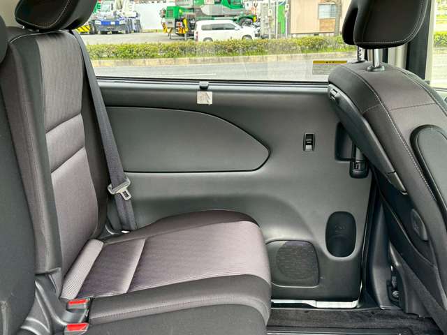 日産 セレナ ２．０ ハイウェイスター Ｖ R2年 (中国) 99