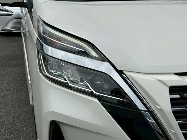 日産 セレナ ２．０ ハイウェイスター Ｖ R2年 (中国) 99