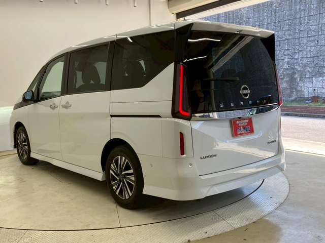 日産 セレナ １．４ Ｅ－ＰＯＷＥＲ ルキシオン R5年 (中国) 99