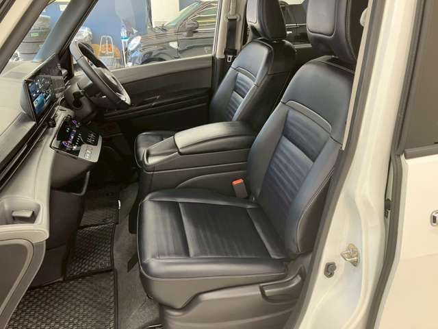 日産 セレナ １．４ Ｅ－ＰＯＷＥＲ ルキシオン R5年 (中国) 99