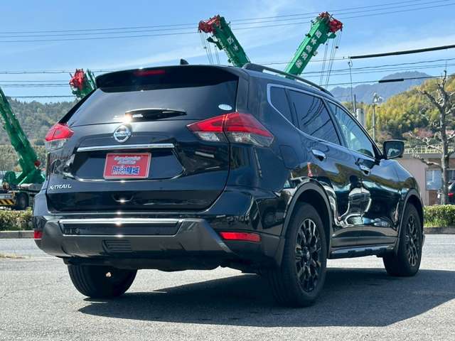 日産 エクストレイル ２．０ ２０Ｘ エクストリーマーＸ ３列車 ４ＷＤ H29年 (中国) 99