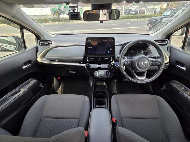 トヨタ アクア １．５ Ｚ R4年 (中国) 99