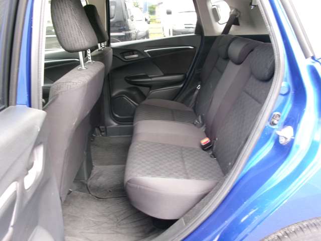 ホンダ フィット １．３ １３Ｇ Ｌパッケージ ４ＷＤ H26年 (東北) 99