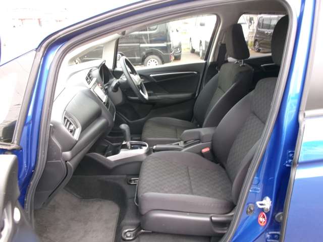 ホンダ フィット １．３ １３Ｇ Ｌパッケージ ４ＷＤ H26年 (東北) 99