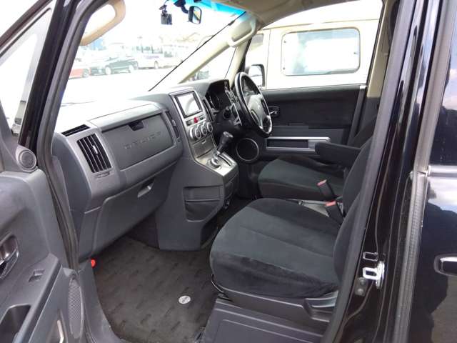三菱 デリカ　Ｄ：５ ２．４ Ｇ パワーパッケージ ４ＷＤ H20年 (四国) 99
