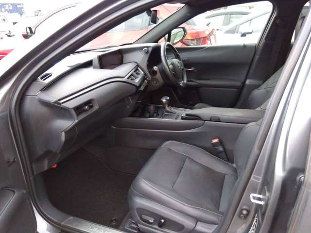 レクサス ＵＸ２５０ｈ ２５０Ｈ バージョンＬ ４ＷＤ H30年 (四国) 99