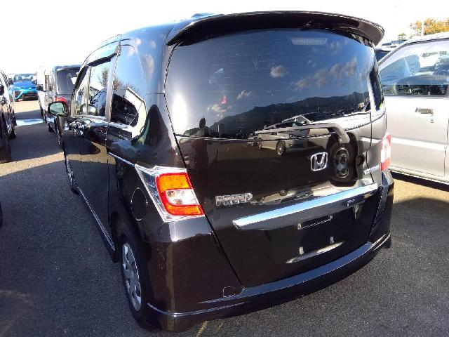 ホンダ フリードスパイク　ハイブリッド １．５ ジャストセレクション H27年 (四国) 99