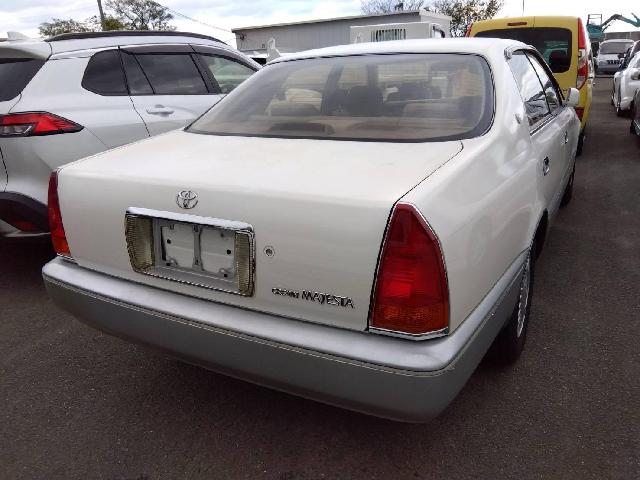 トヨタ クラウンマジェスタ ３．０ Ａタイプ H8年 (四国) 99
