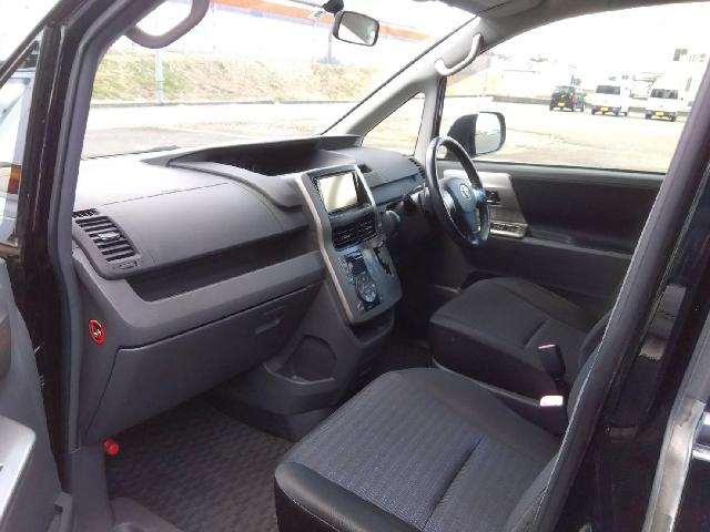 トヨタ ヴォクシー ２．０ ＺＳ 煌ＩＩ ４ＷＤ H21年 (四国) 99