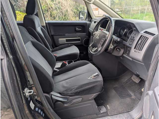 三菱 デリカ　Ｄ：５ ２．４ Ｇ パワーパッケージ ４ＷＤ H22年 (四国) 99