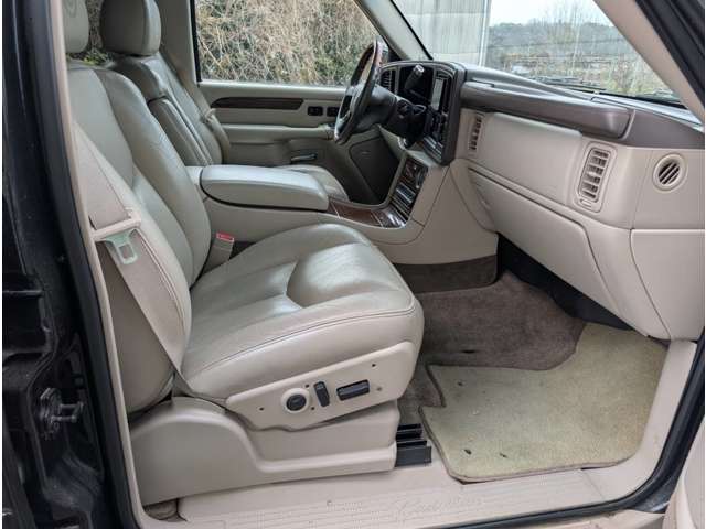 キャデラック エスカレード ６．０ ４ＷＤ H19年 (四国) 99