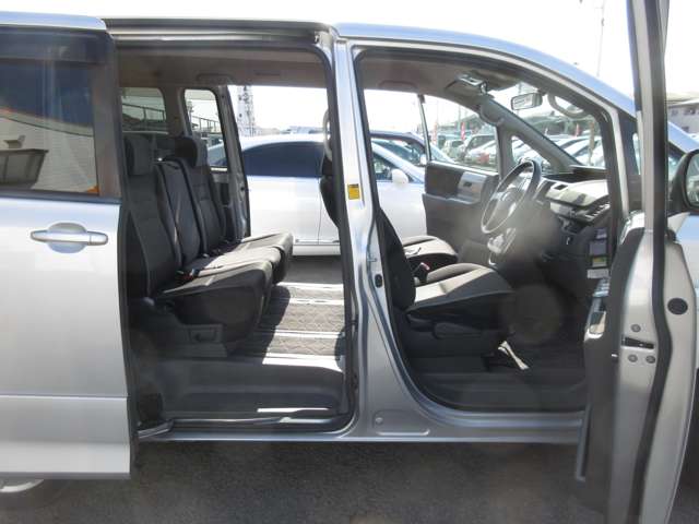 トヨタ ヴォクシー ２．０ ＺＳ ４ＷＤ H19年 (四国) 99