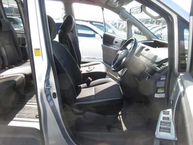 トヨタ ヴォクシー ２．０ ＺＳ ４ＷＤ H19年 (四国) 99