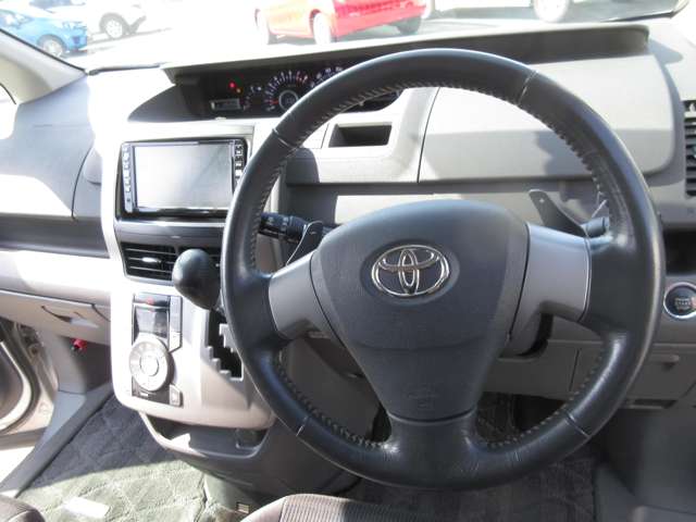 トヨタ ヴォクシー ２．０ ＺＳ ４ＷＤ H19年 (四国) 99