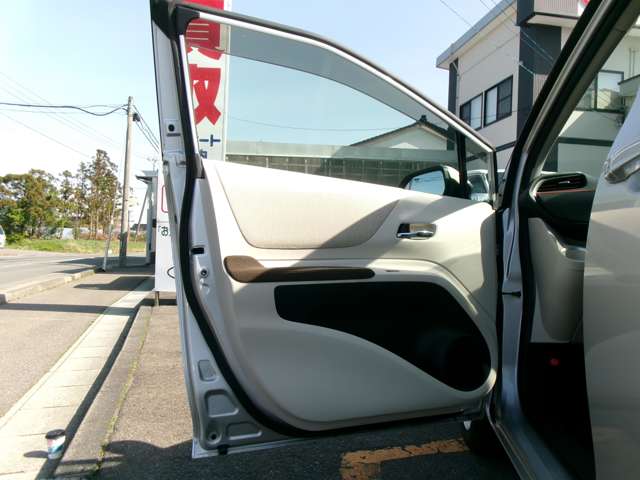 トヨタ シエンタ １．５ Ｇ ウェルキャブ 助手席回転チルトシート車 Ｂタイプ ４ＷＤ H28年 (東北) 99