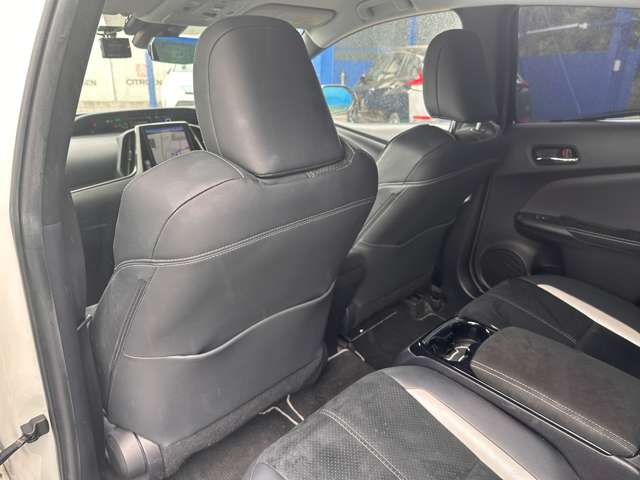 トヨタ プリウスＰＨＶ １．８ Ｓ ナビパッケージ ＧＲ スポーツ H30年 (関東) 99