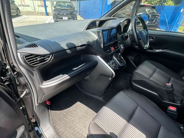 トヨタ ヴォクシー ２．０ ＺＳ 煌ＩＩ R1年 (関東) 99
