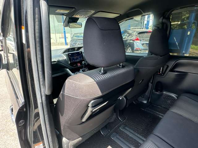 トヨタ ヴォクシー ２．０ ＺＳ 煌ＩＩ R1年 (関東) 99